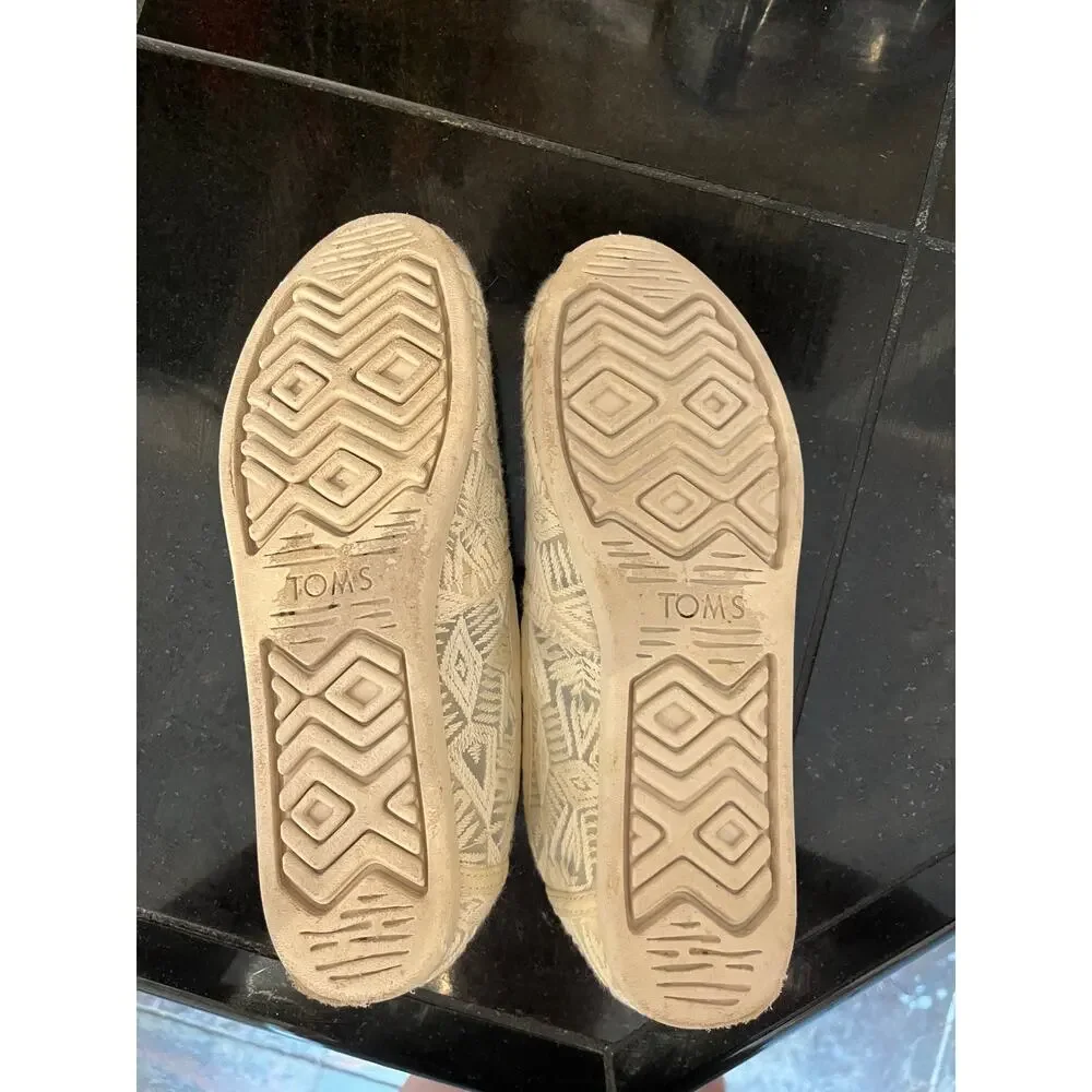 TOMS Women’s Aztec Print Alpargata Slip On size 6.5